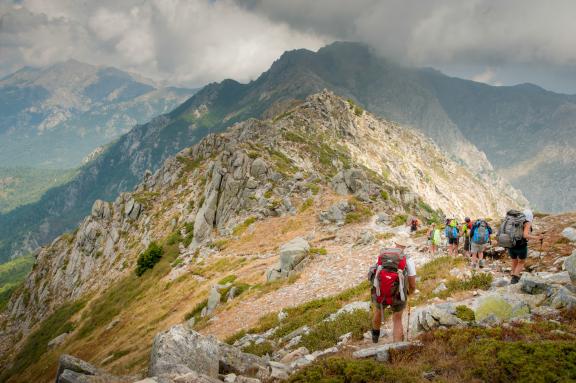 Trek sur les arrêtes des statues en Corse