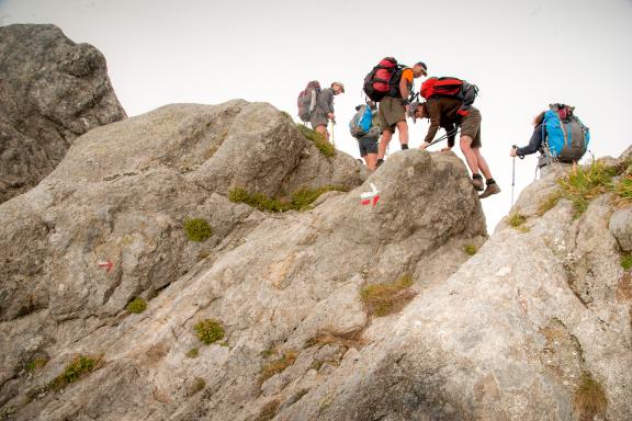 Trekking sur les arêtes des statues en Corse