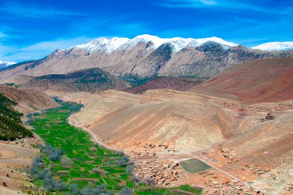 Trekking avec un panorama sur le M'Goun