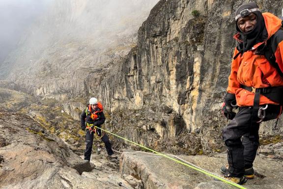 Voyage et descente en rappel en Ouganda