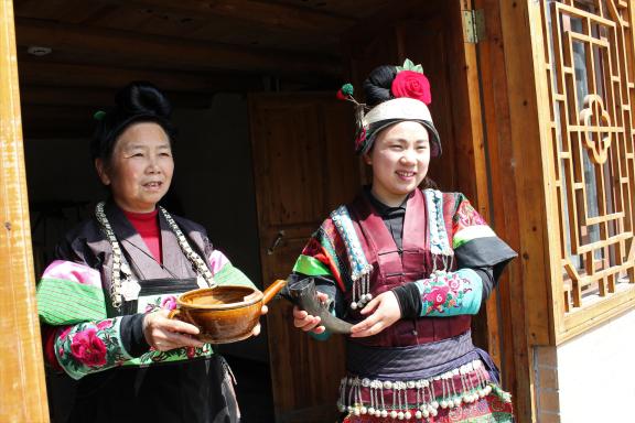 Trek vers une cérémonie d'accueil à Danzhai au Guizhou