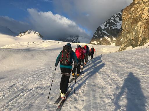 Voyage d'aventure et groupe de participants au Grand Paradis