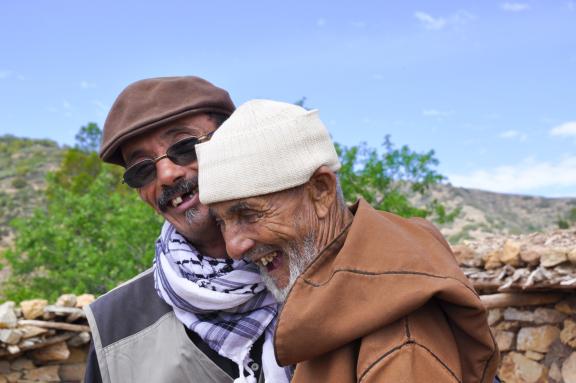 Voyage avec la rencontre joyeuse avec un berger