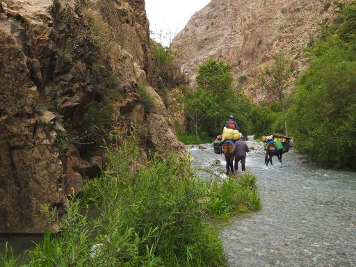 Trek à la remontée d'une vallée de l'Atlas