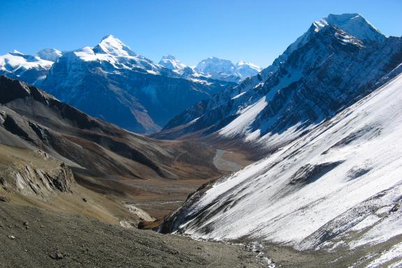 Entre Khangla Phedi et Ngawal via le Khangla Pass dans la région des Annapurnas au Népal