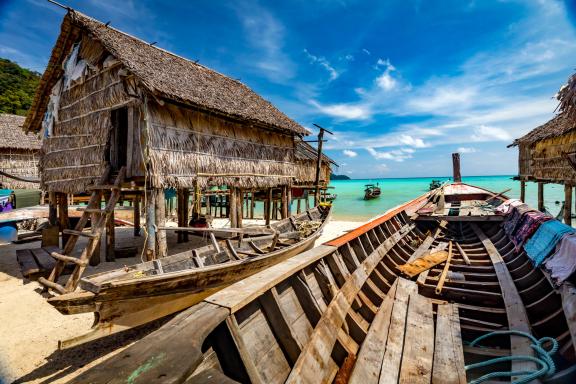 Immersion dans un village moken dans les îles Surin