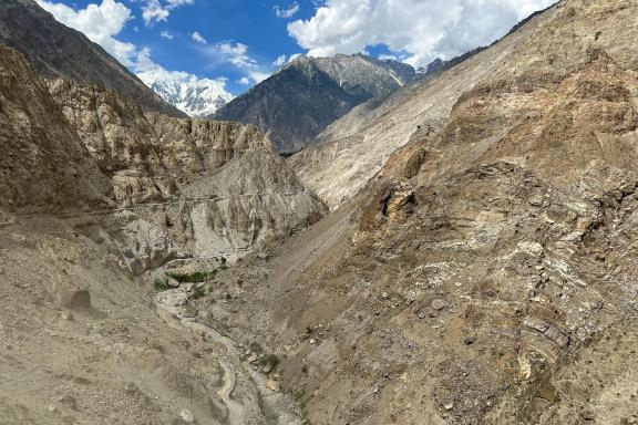 Route sur la KKH dans le nord du Pakistan