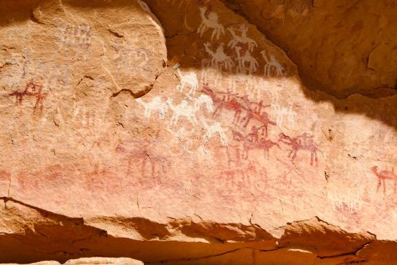 Trek près de peintures rupestres à Eli dans l'Ennedi