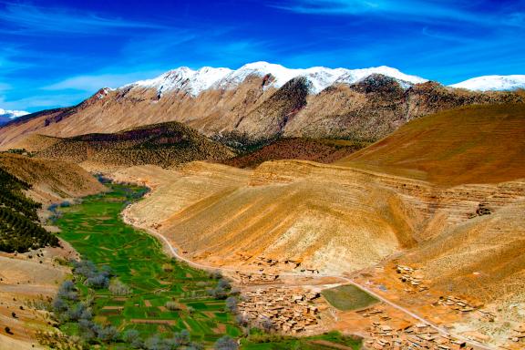 Trekking avec un panorama sur le M'Goun