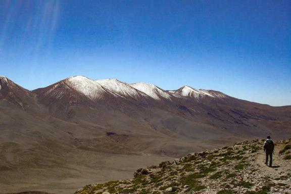 Trek au sommet enneigé du Haut-Atlas
