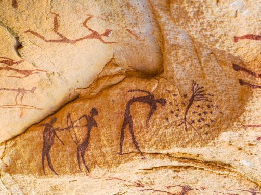Trek près de peintures rupestres dans le Hoggar