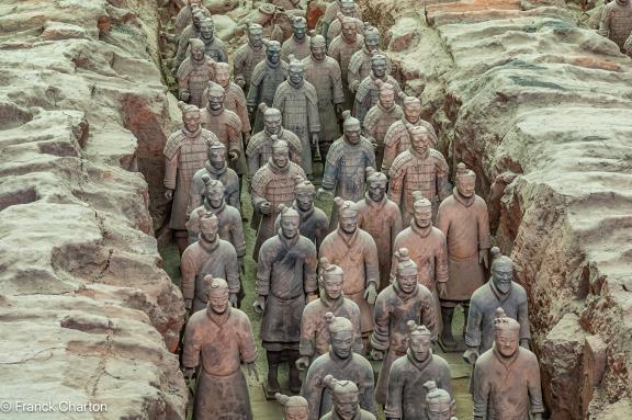 Voyage vers l'armée enterrée de terre cuite près de Xi'an