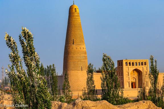 Trek vers le minaret Emin près de Turfan au Xinjiang