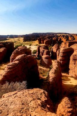 Trek dans le labyrinthe d'Oyo dans l'Ennedi