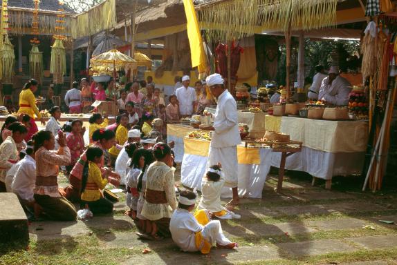Découverte d'une cérémonie hindouiste sur l'île de Bali