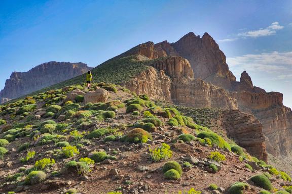 Trek et passage d'un col dans le Haut-Atlas au Maroc