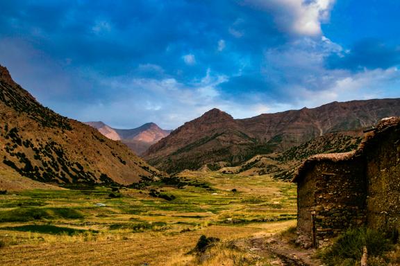 Trekking sur un plateau végétale de Tarkeddit