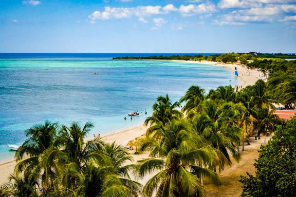 Randonnée près de la plage d'Ancon à Cuba