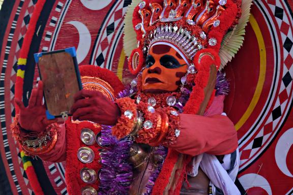 Rencontre avec un danseur de Theyyam au nord du Kerala