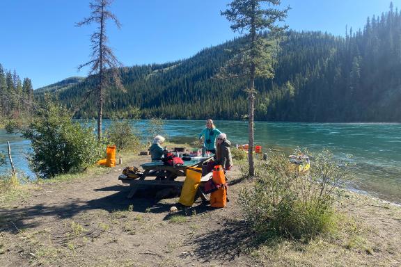 Au Canada en canoë sur la riviere yukon