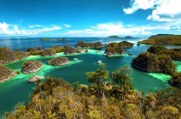 Traversée de la région de Piyanemo dans l'archipel de Raja Ampat