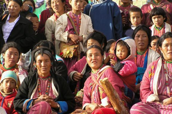 Voyage vers des villageois monpa à une cérémonie en Arunachal Pradesh