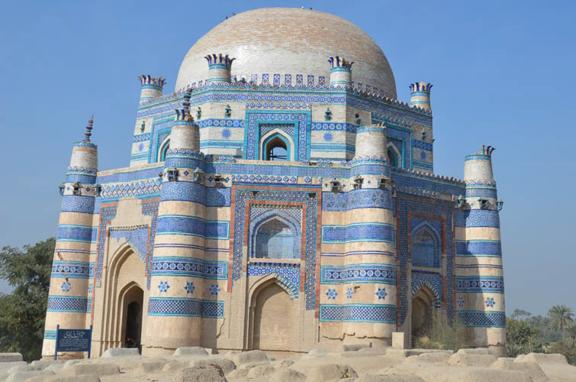 Découverte à pied du Musolée de Bibi Jawindi à Uch Sharif dans le sud Pakistan
