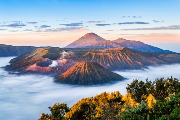 Voyage et coucher de soleil au Mont Bromo à Java en Indonesie