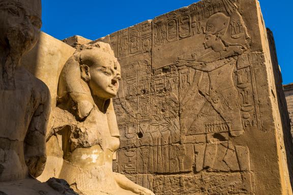 Visite à Toutânkhamon et la reine au Temple de Louxor  en  Haute Ėgypte
