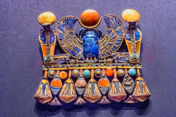 Égypte, Le Caire, plateau de Gizeh, Grand Musée Égyptien (GEM), salle réservée au trésor de Toutânkhamon